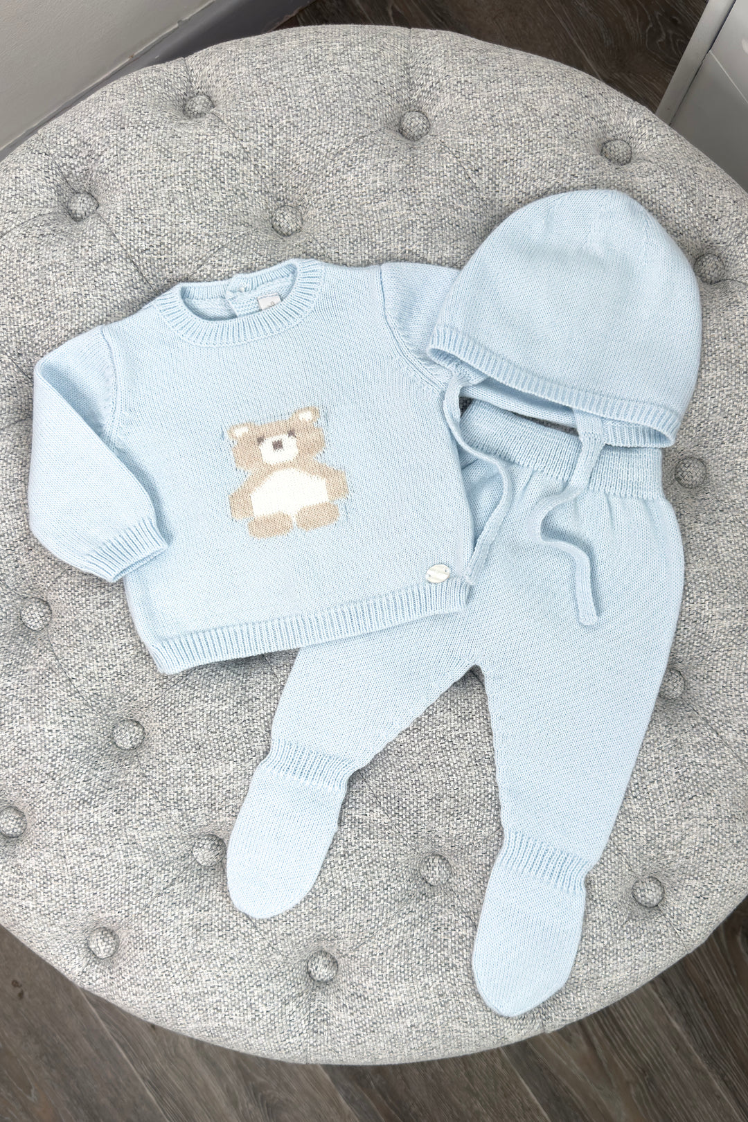 Martín Aranda "Osito" Baby Blue Knitted Bear Top, Leggings & Bonnet | Millie and John