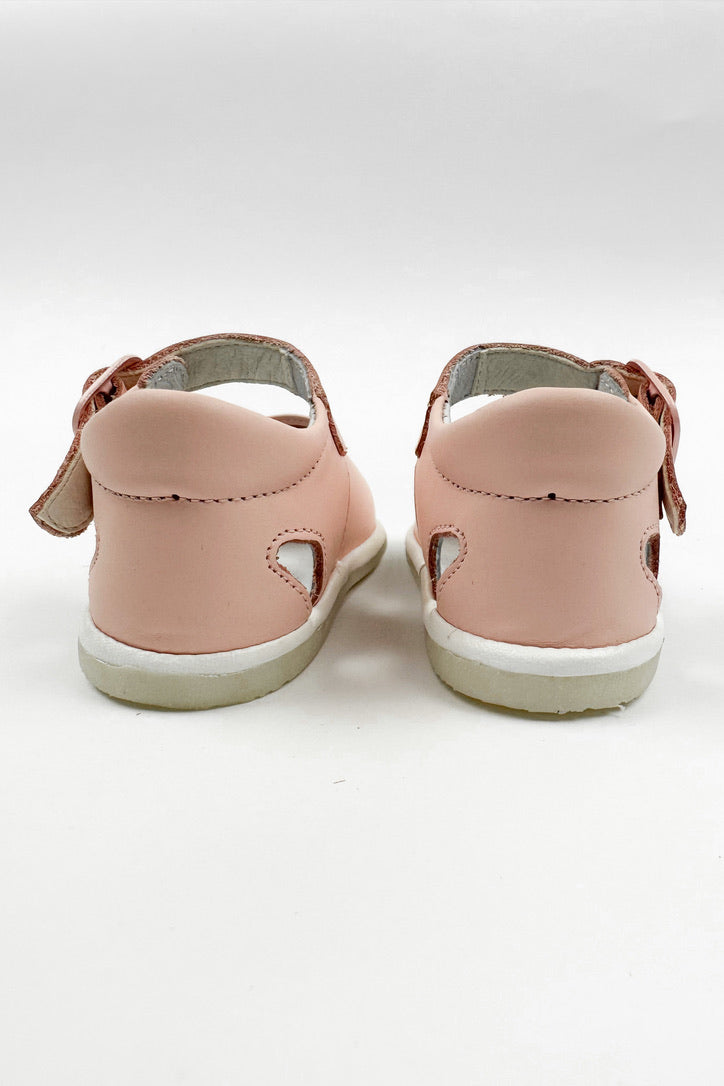 León Shoes X M&J "Sierra" Pink Leather Sandals | Millie and John