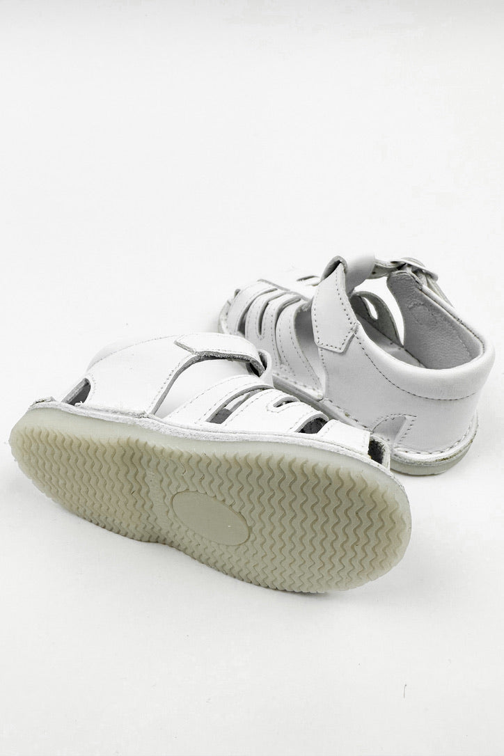 León Shoes X M&J "Luis" White Leather Sandals | Millie and John