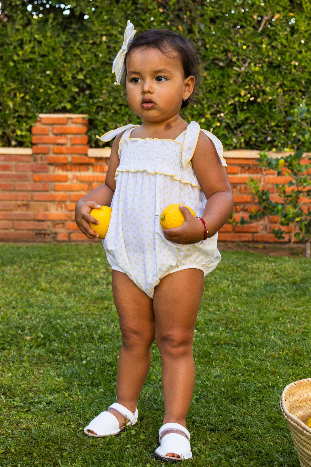 Calamaro "Amara" Lemon Apple Print Shortie | Millie and John
