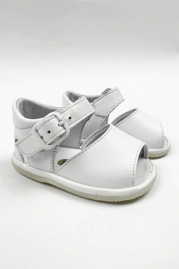 León Shoes X M&J "Sierra" White Leather Sandals | Millie and John
