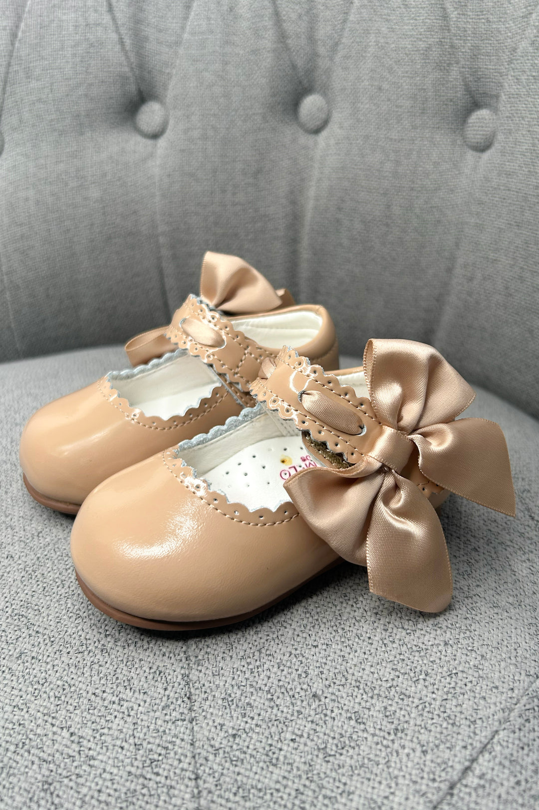 Caramelo Kids Camel Patent Leather Satin Bow Mary Jane Shoes | Millie and John
