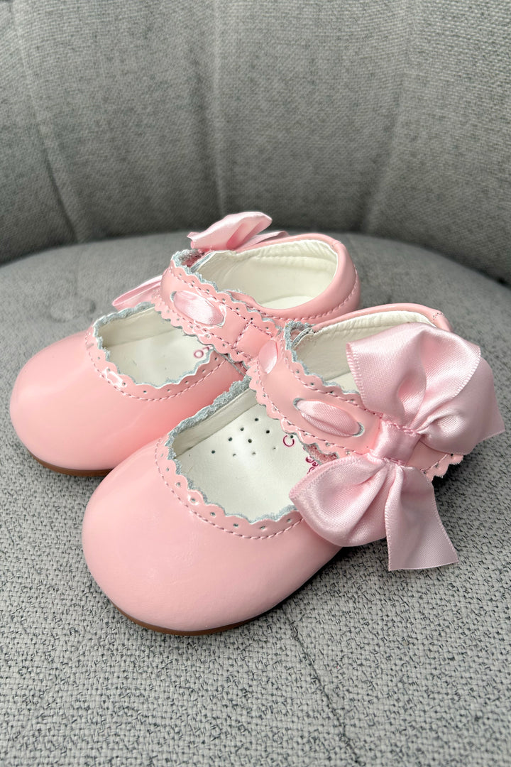 Caramelo Kids Pink Patent Leather Satin Bow Mary Jane Shoes | Millie and John