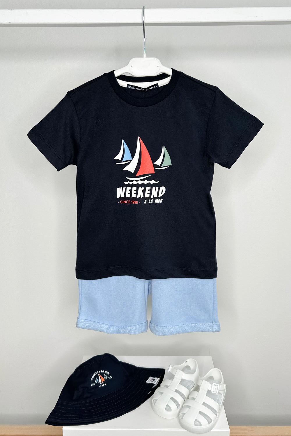 Week-end à la Mer "Maddox" Navy Sailboat T-Shirt & Blue Shorts | Millie and John