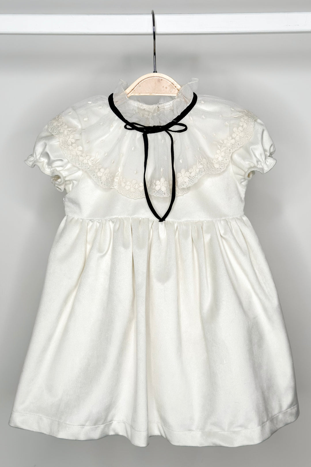 Fofettes "Emmeline" Ivory Velvet Lace Dress | Millie and John