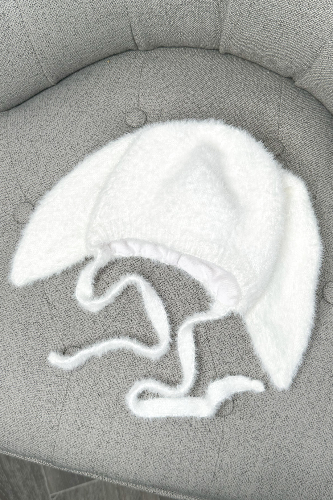 Jamiks Fluffy White Bunny Ear Hat | Millie and John