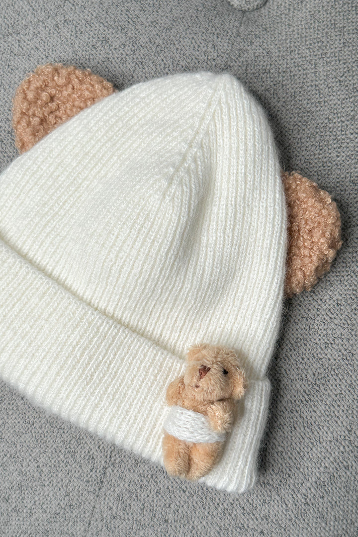 Jamiks Ivory Ribbed Bear Beanie Hat | Millie and John