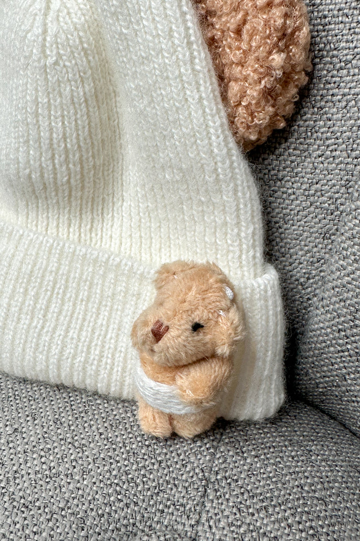 Jamiks Ivory Ribbed Bear Beanie Hat | Millie and John