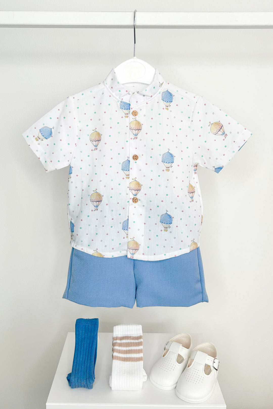 Valentina Bebés "Finley" Blue Hot Air Balloon Shirt & Shorts | Millie and John