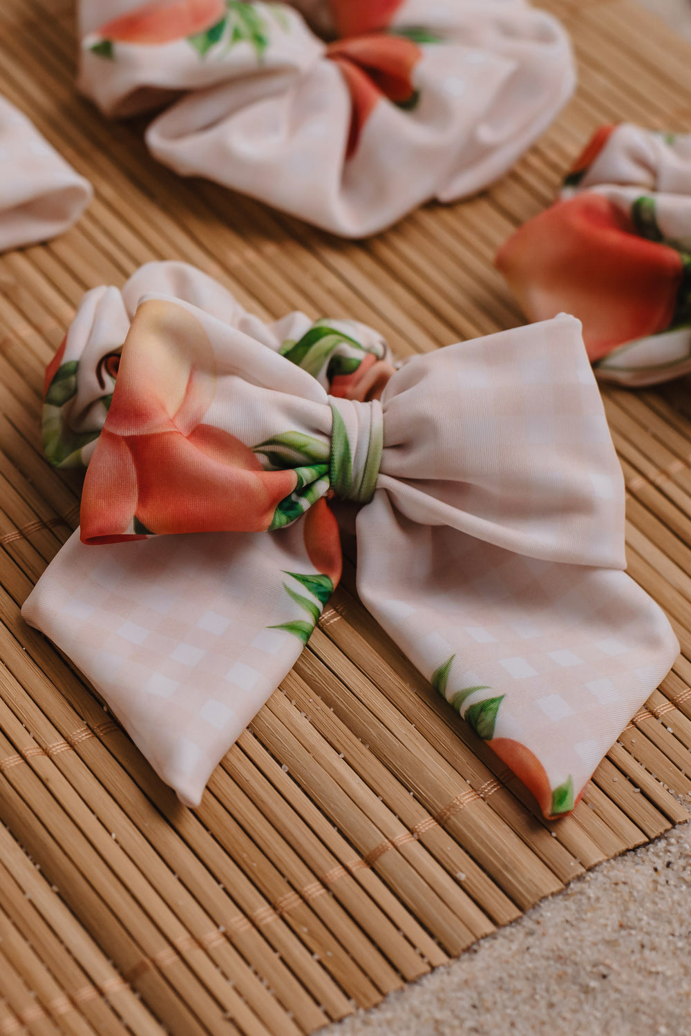 Meia Pata PEACHES Bow Scrunchie | Millie and John