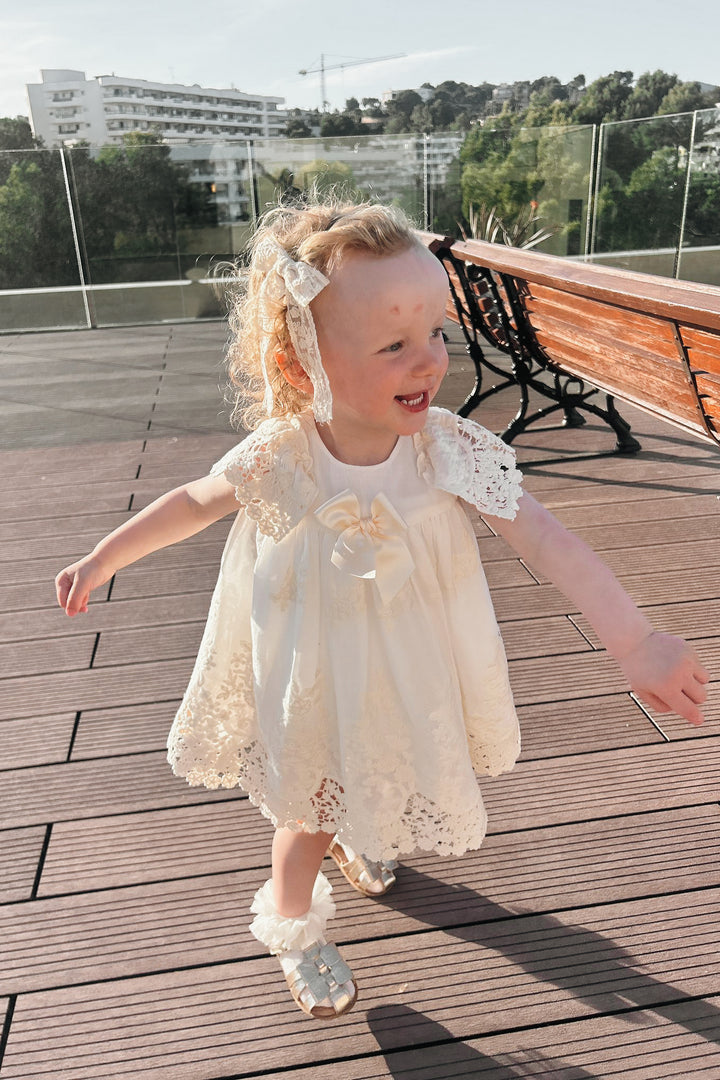 Valentina Bebés "Dorothea" Cream Lace Dress & Bloomers | Millie and John