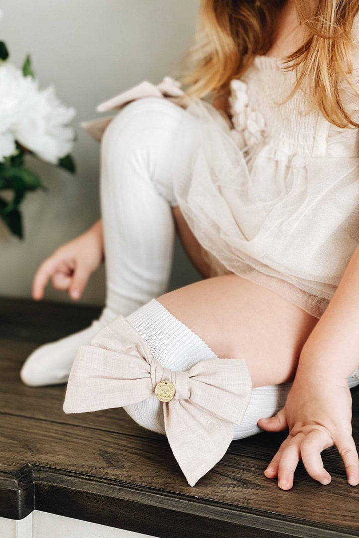 Petit Maison "Emma" Linen Bow Socks | Millie and John