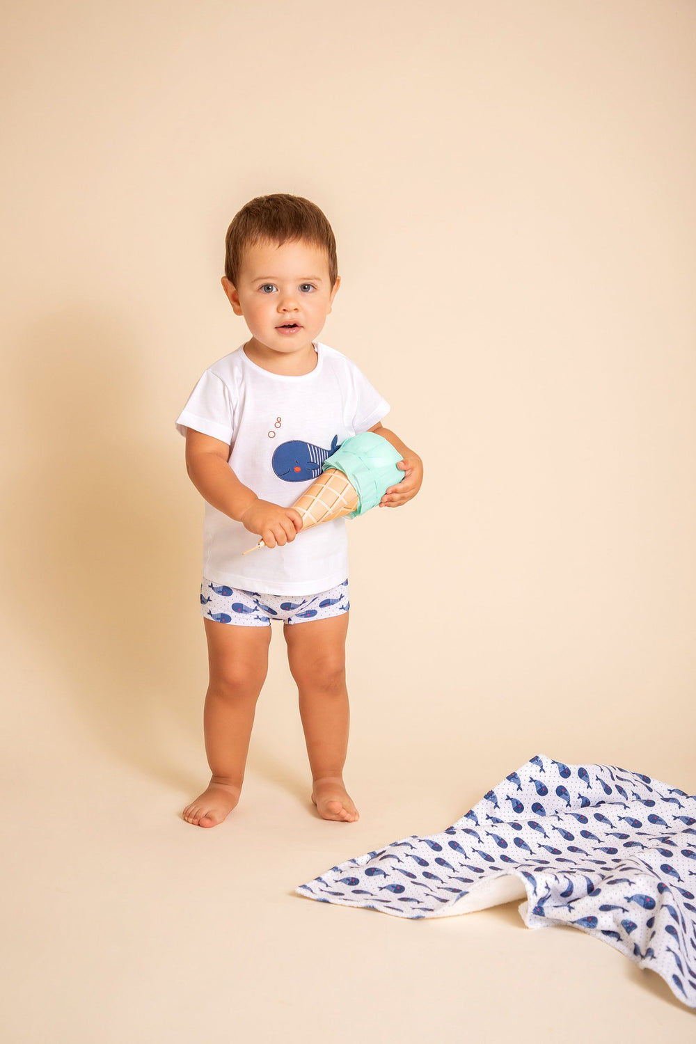 Calamaro Hooded Beach Towel | Millie and John