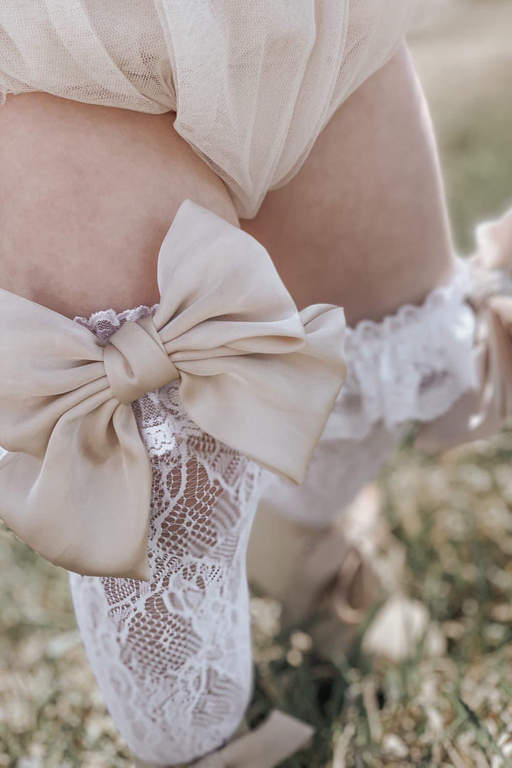 Petit Maison "Lola" Lace Satin Bow Socks | Millie and John