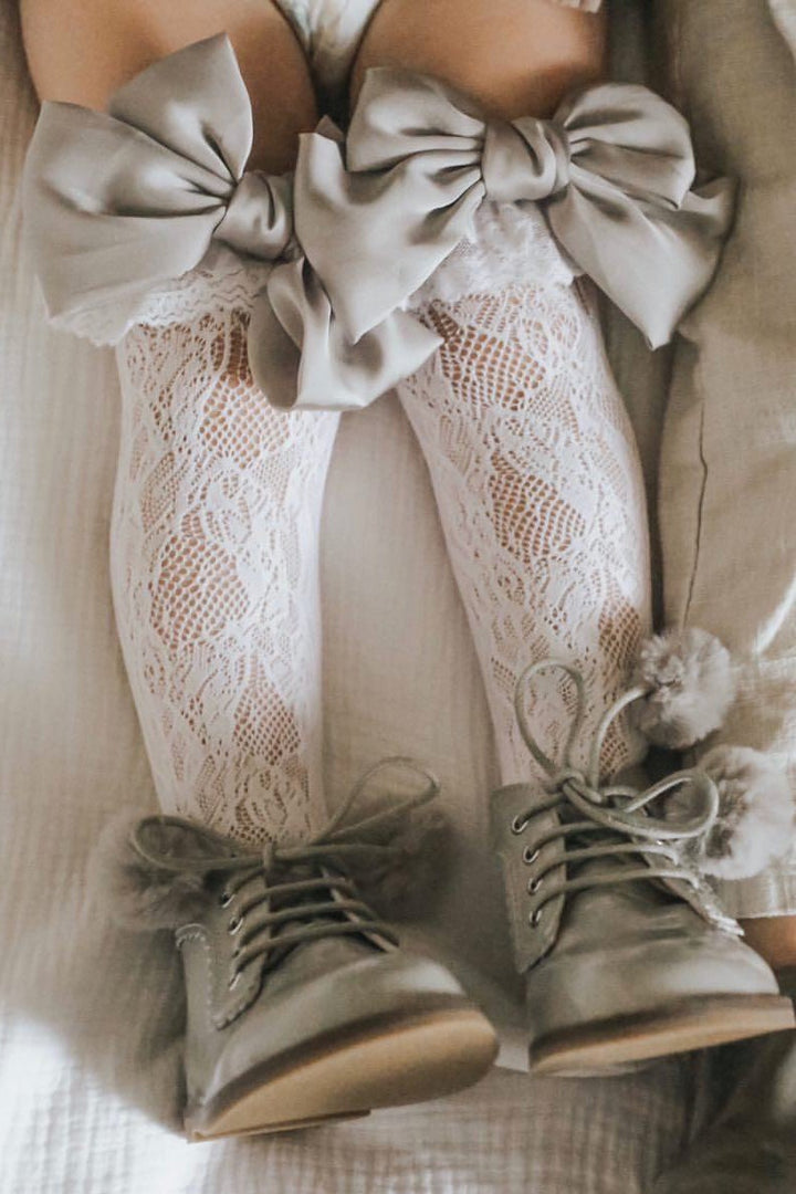 Petit Maison "Lola" Lace Satin Bow Socks | Millie and John