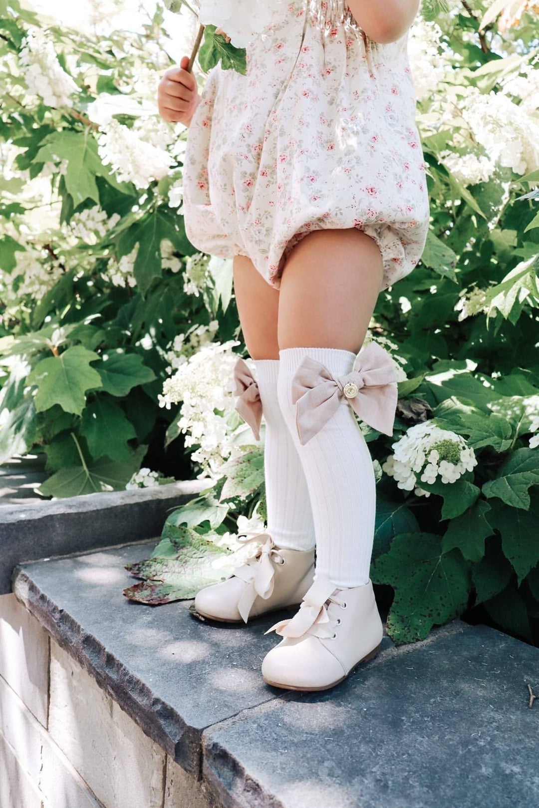 Petit Maison "Emma" Linen Bow Socks | Millie and John