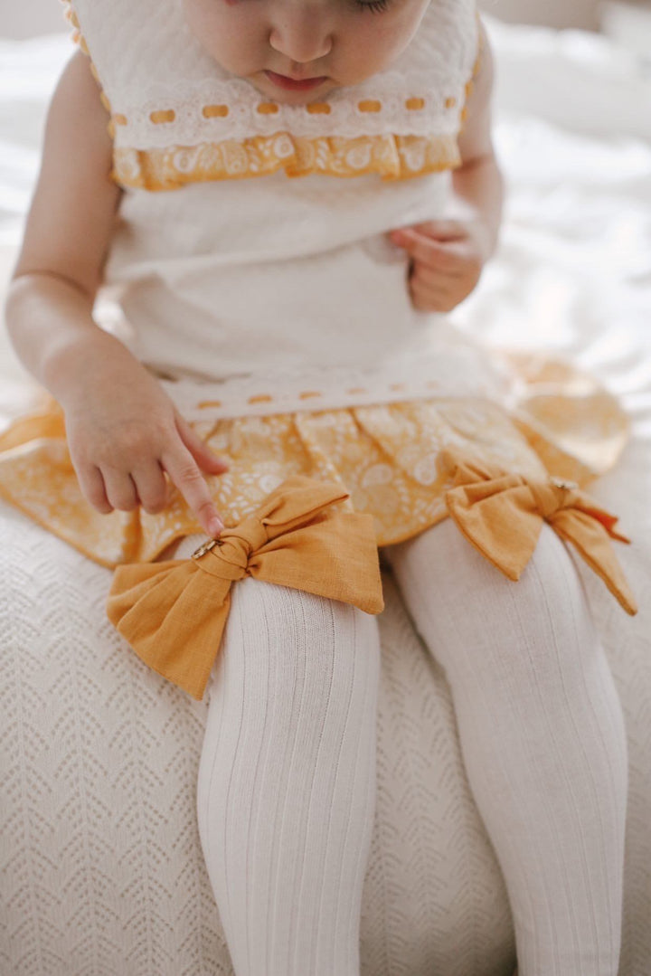 Petit Maison "Emma" Linen Bow Socks | Millie and John