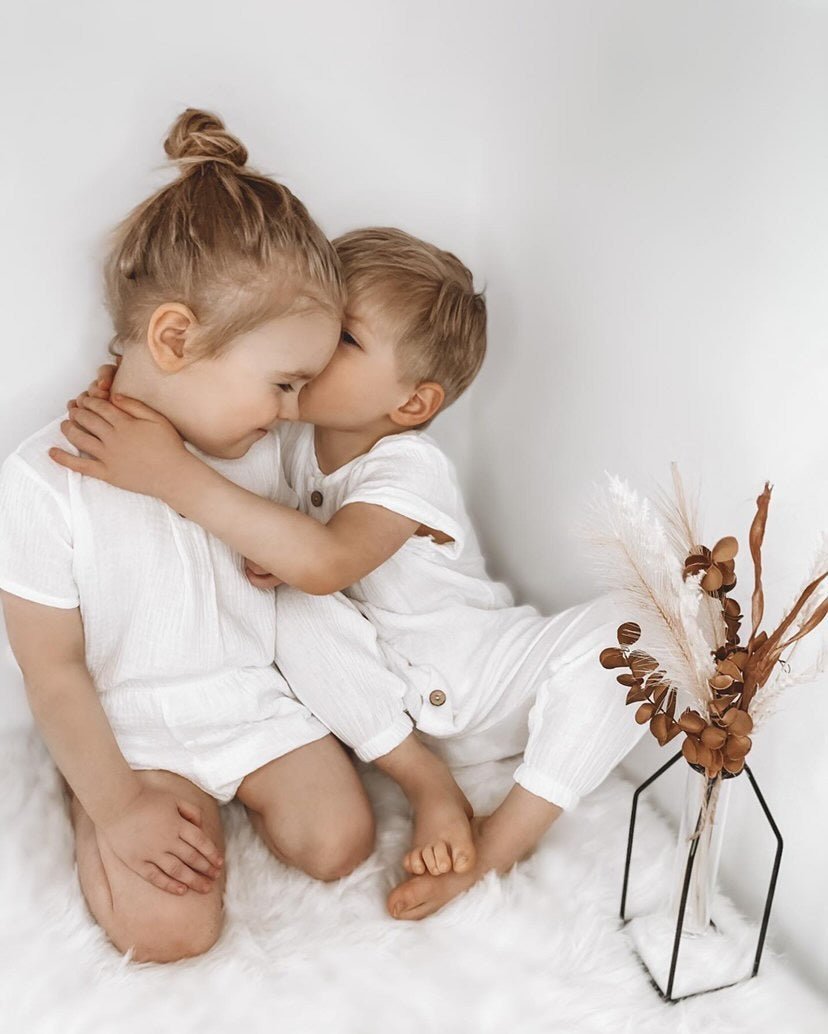 Calamaro - Millie and John