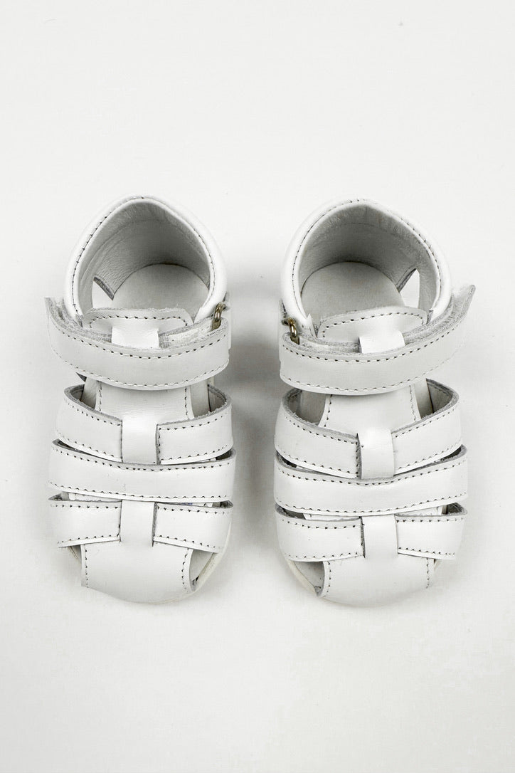 León Shoes X M&J "Pedro" White Leather Sandals | Millie and John