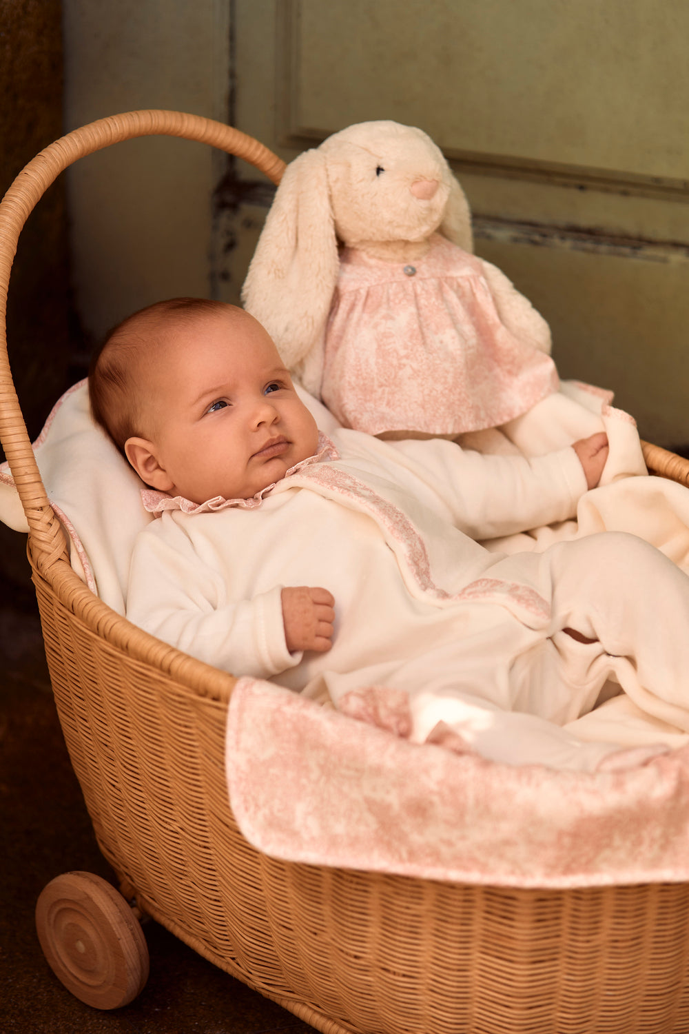 Baby Gi Ivory Velour Toile Sleepsuit, Bib & Blanket Gift Set | Millie and John