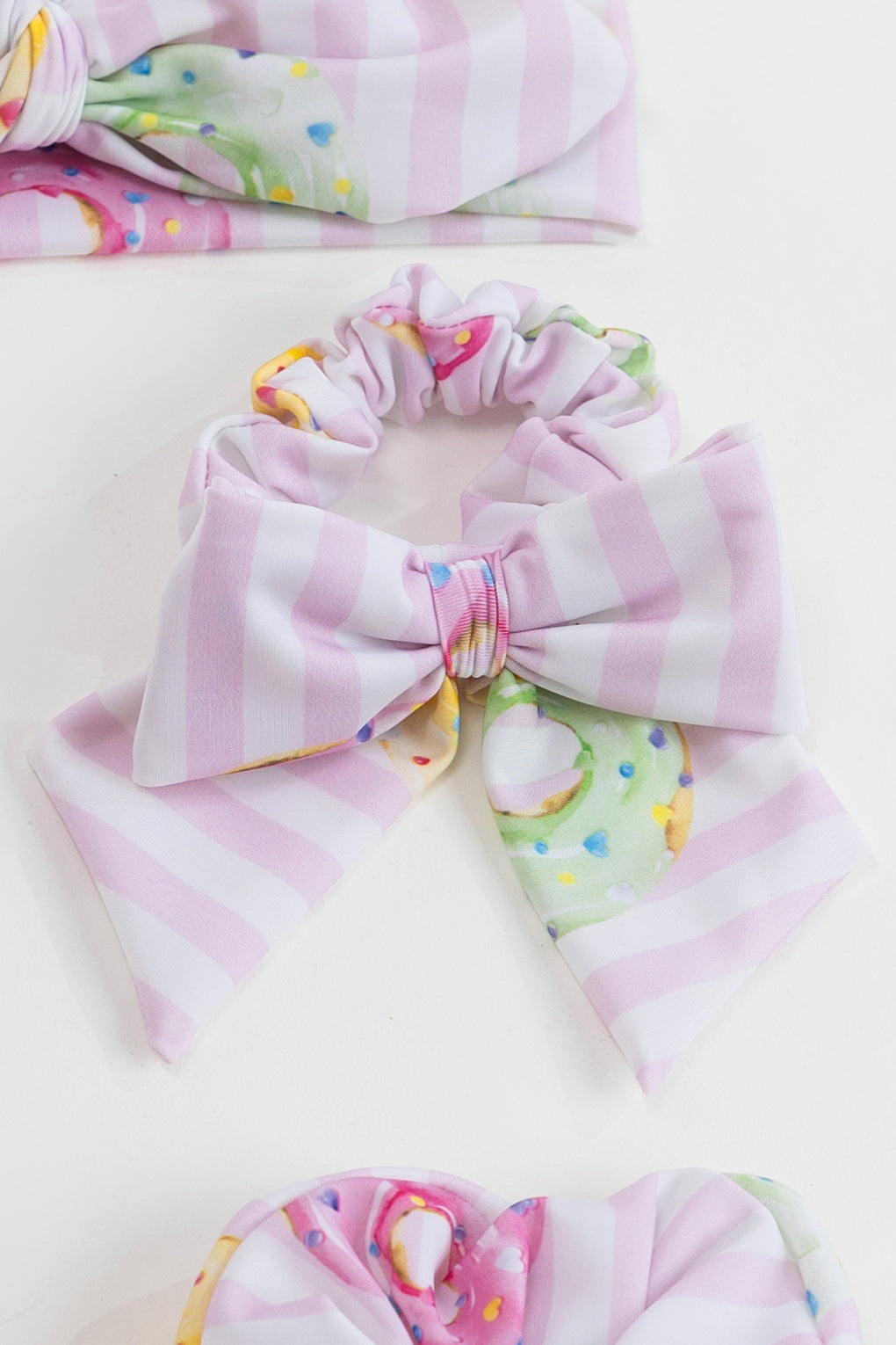Meia Pata PREORDER DONUTS Bow Scrunchie | Millie and John