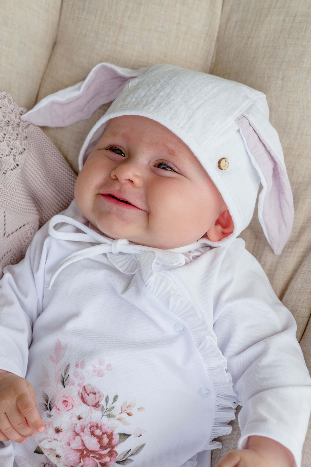 Jamiks "Siddy" White Cheesecloth Bunny Hat | Millie and John