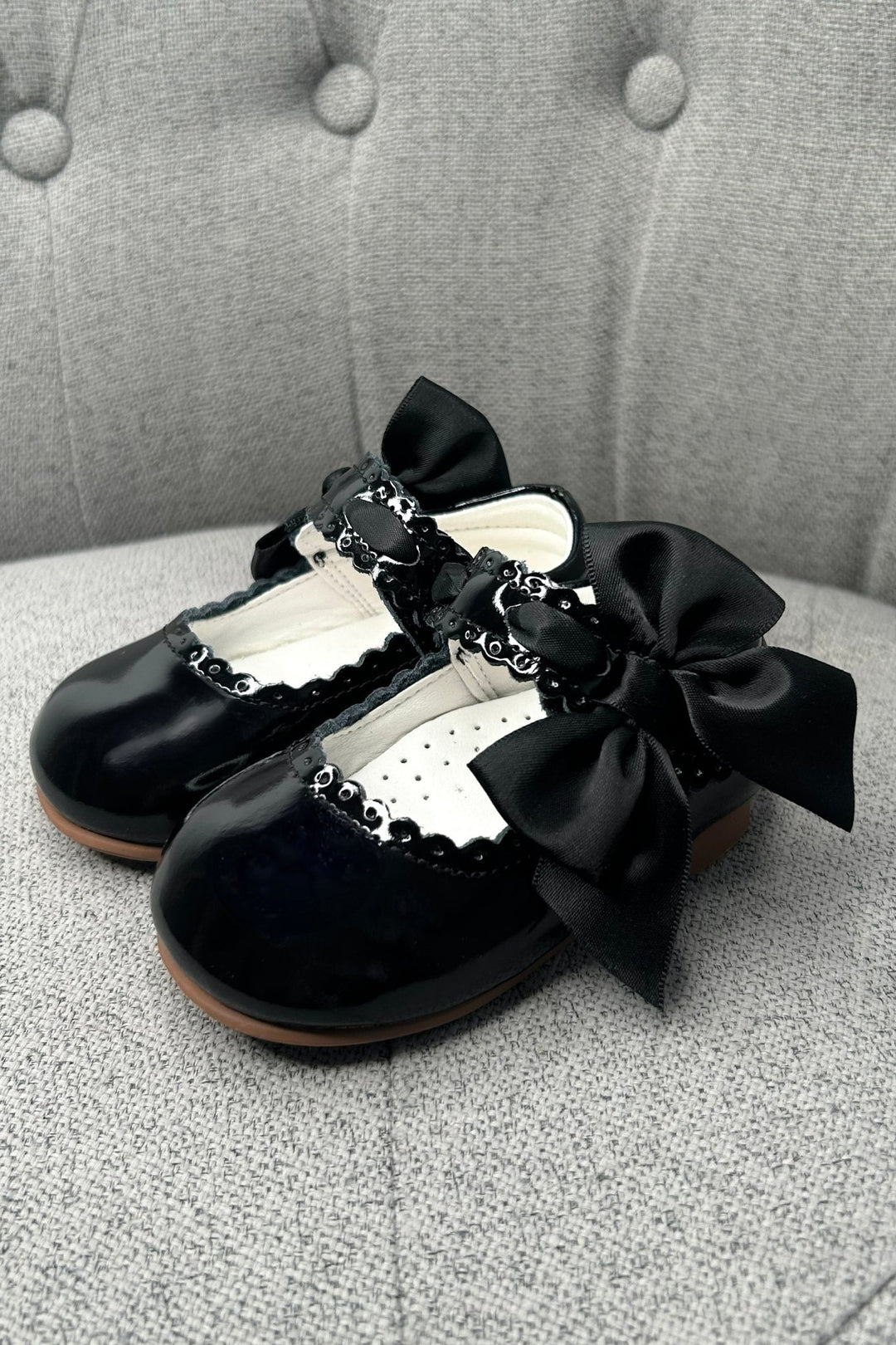 Caramelo Kids Black Patent Leather Satin Bow Mary Jane Shoes - Millie and John