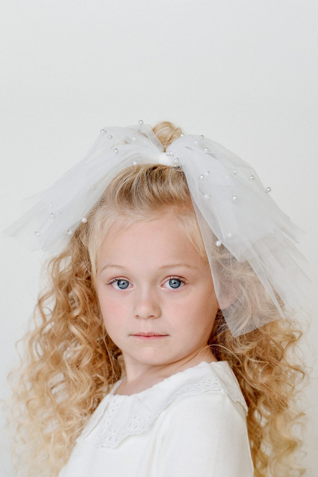 DOLLY by Le Petit Tom Pearl Tulle Hair Bow - Millie and John