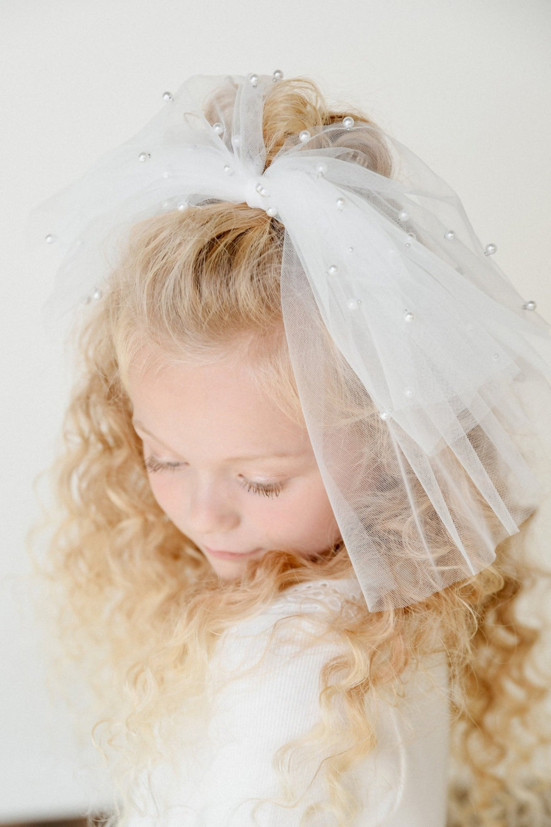 DOLLY by Le Petit Tom Pearl Tulle Hair Bow - Millie and John