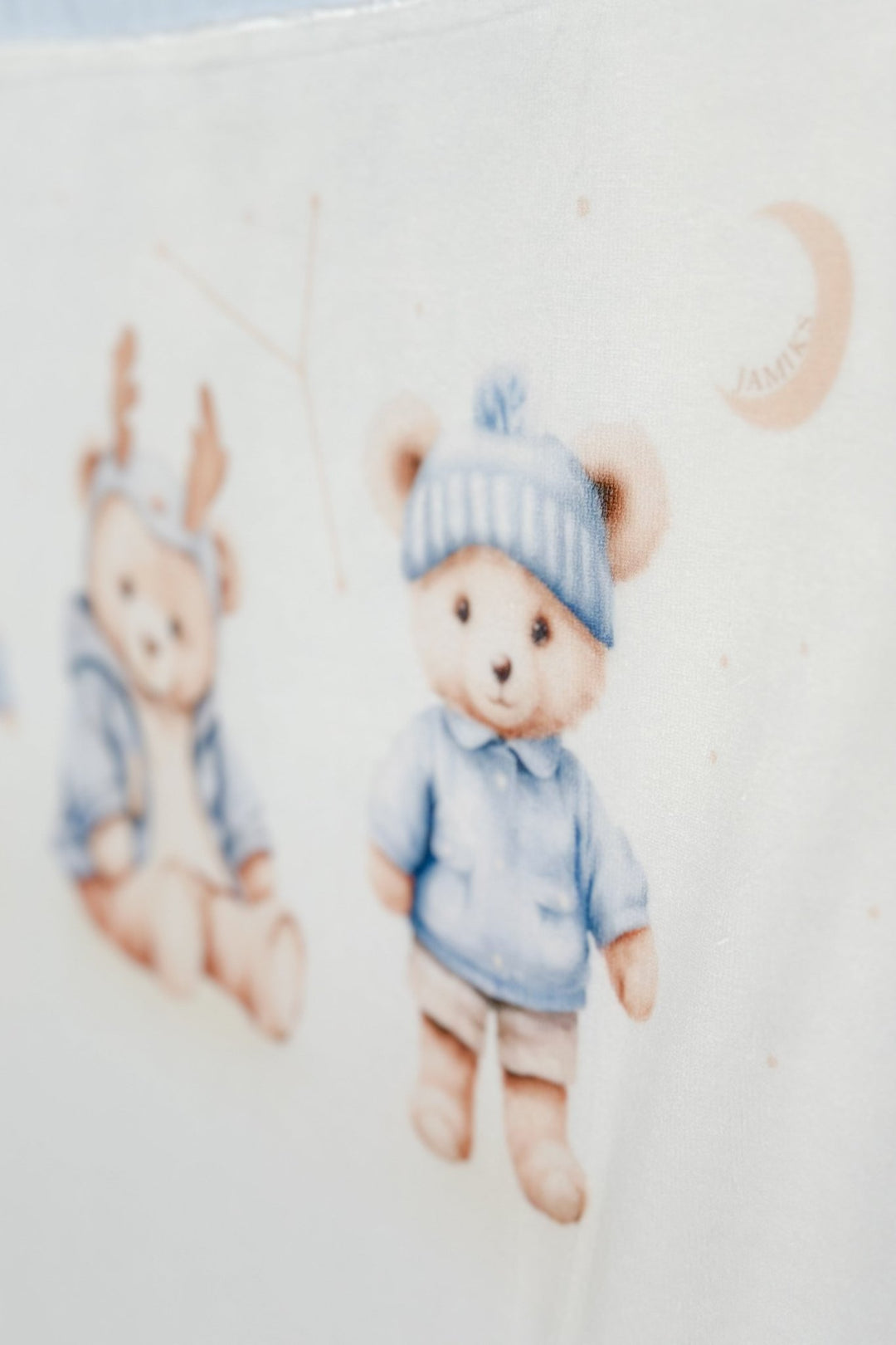 Jamiks Ivory & Blue Velour Bear Blanket - Millie and John