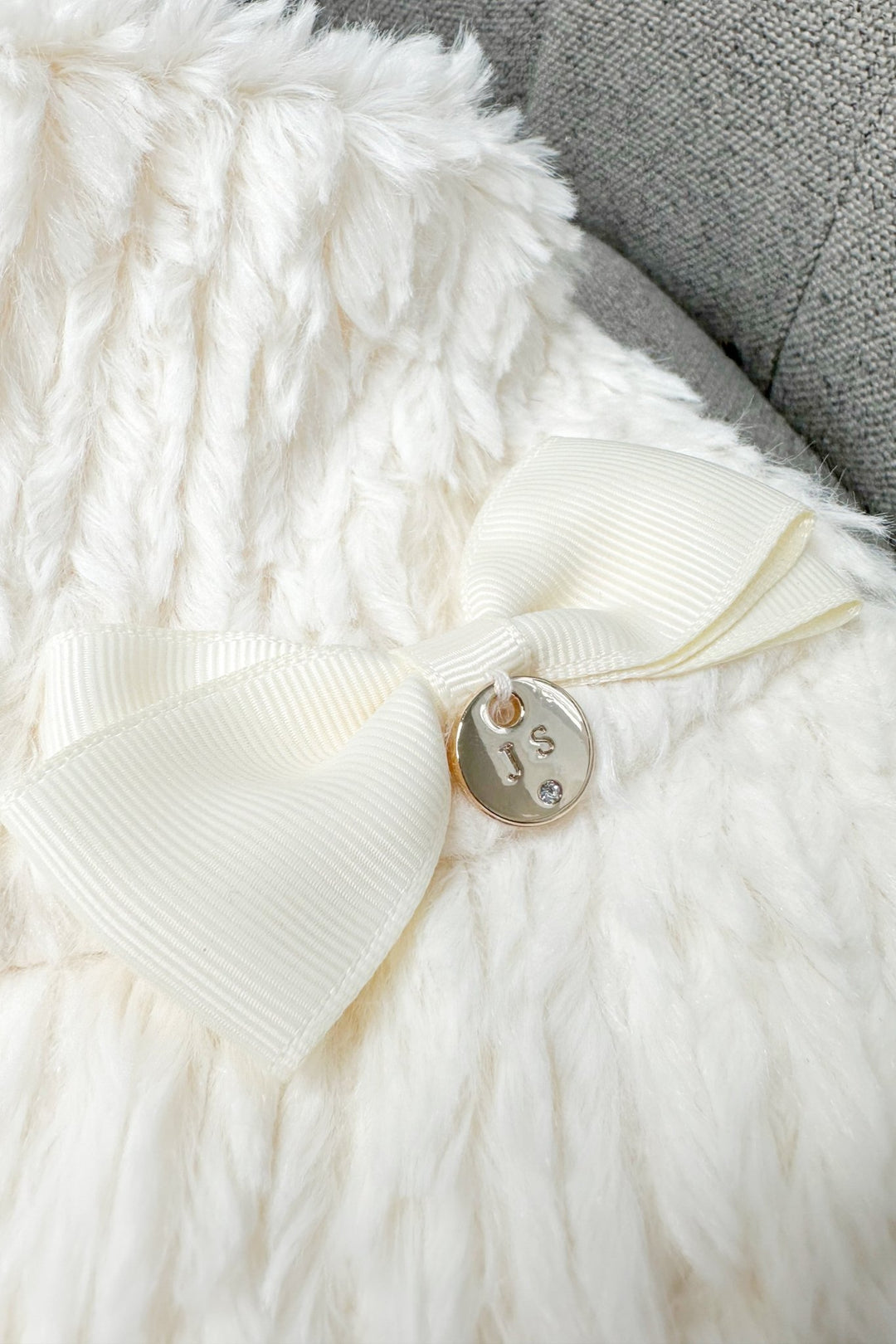 Jamiks Ivory Faux Fur Bucket Hat - Millie and John