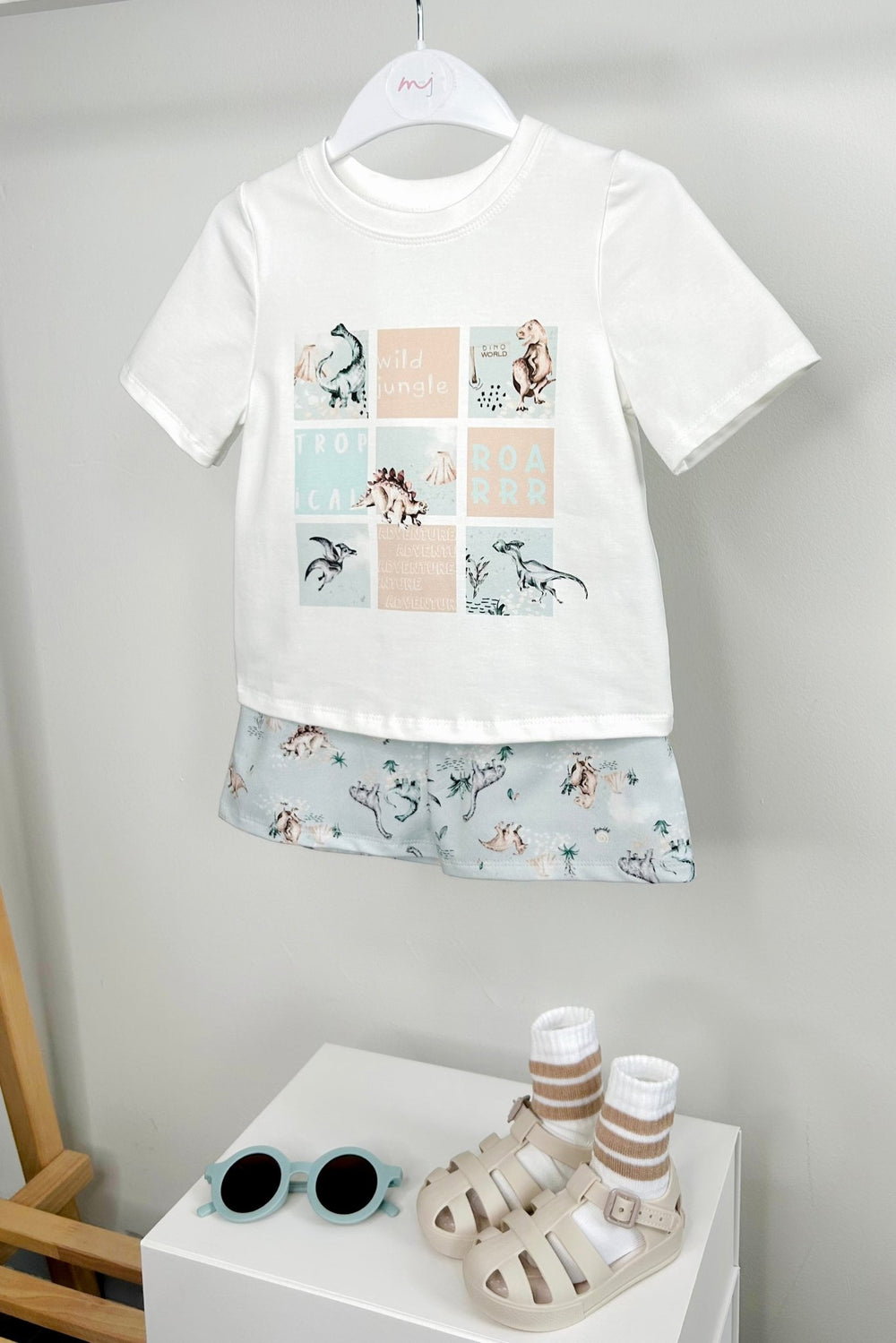 Jamiks "Johannes" Ivory & Blue Dinosaur T-Shirt & Shorts - Millie and John