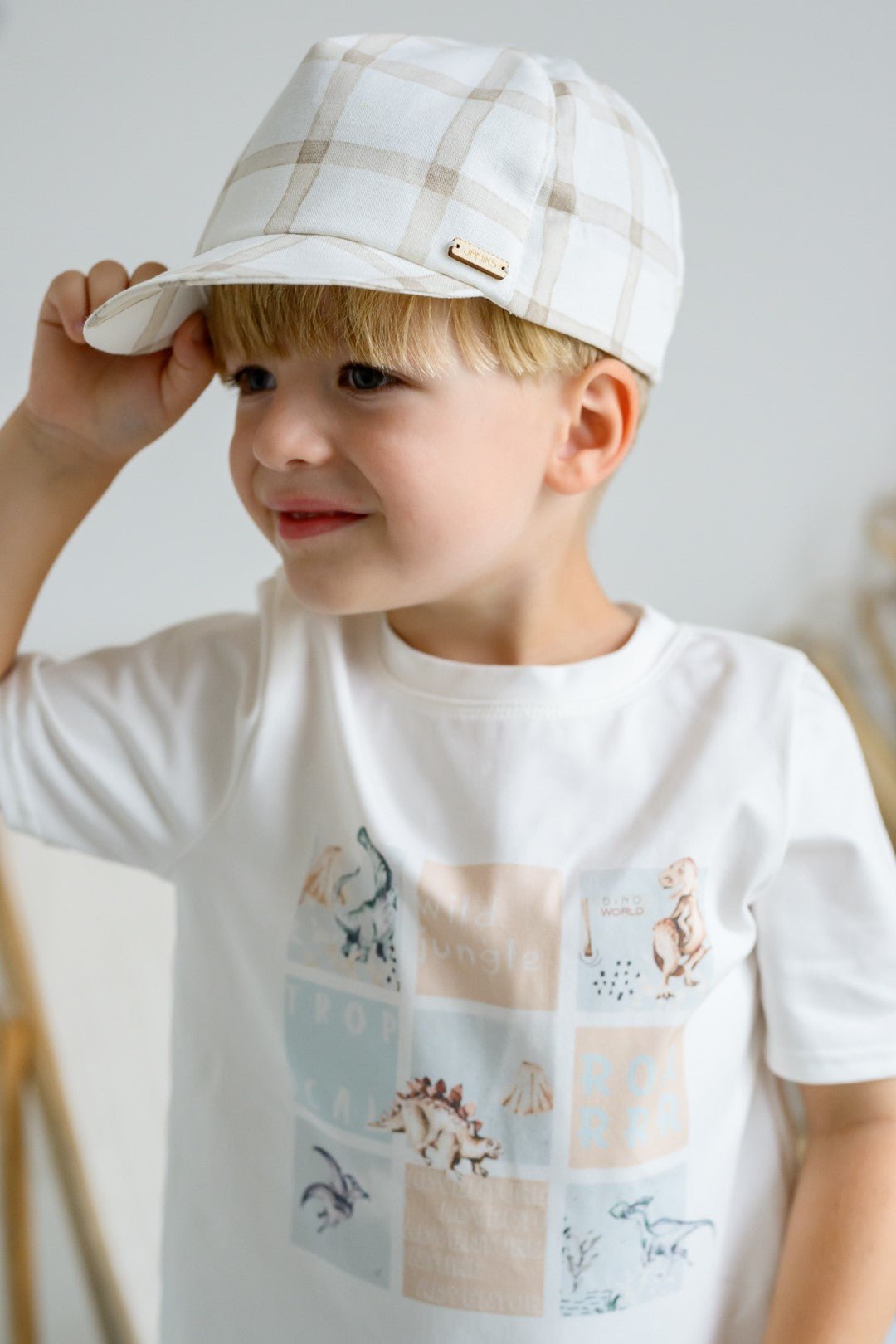 Jamiks "Johannes" Ivory & Blue Dinosaur T-Shirt & Shorts - Millie and John