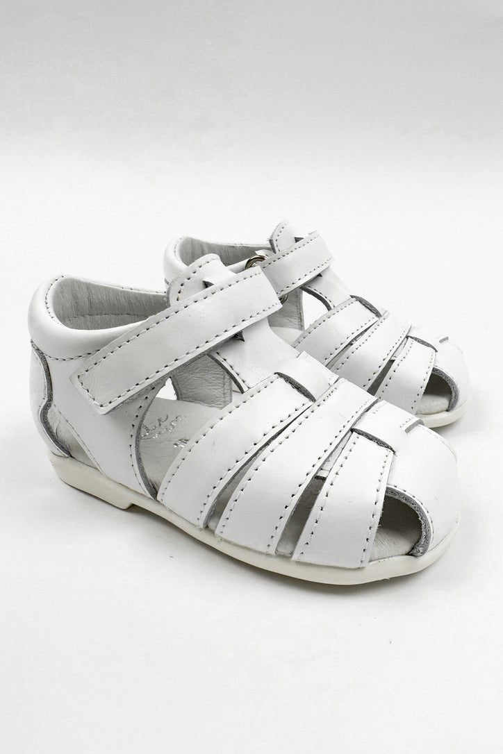 León Shoes X M&J "Pedro" White Leather Sandals - Millie and John
