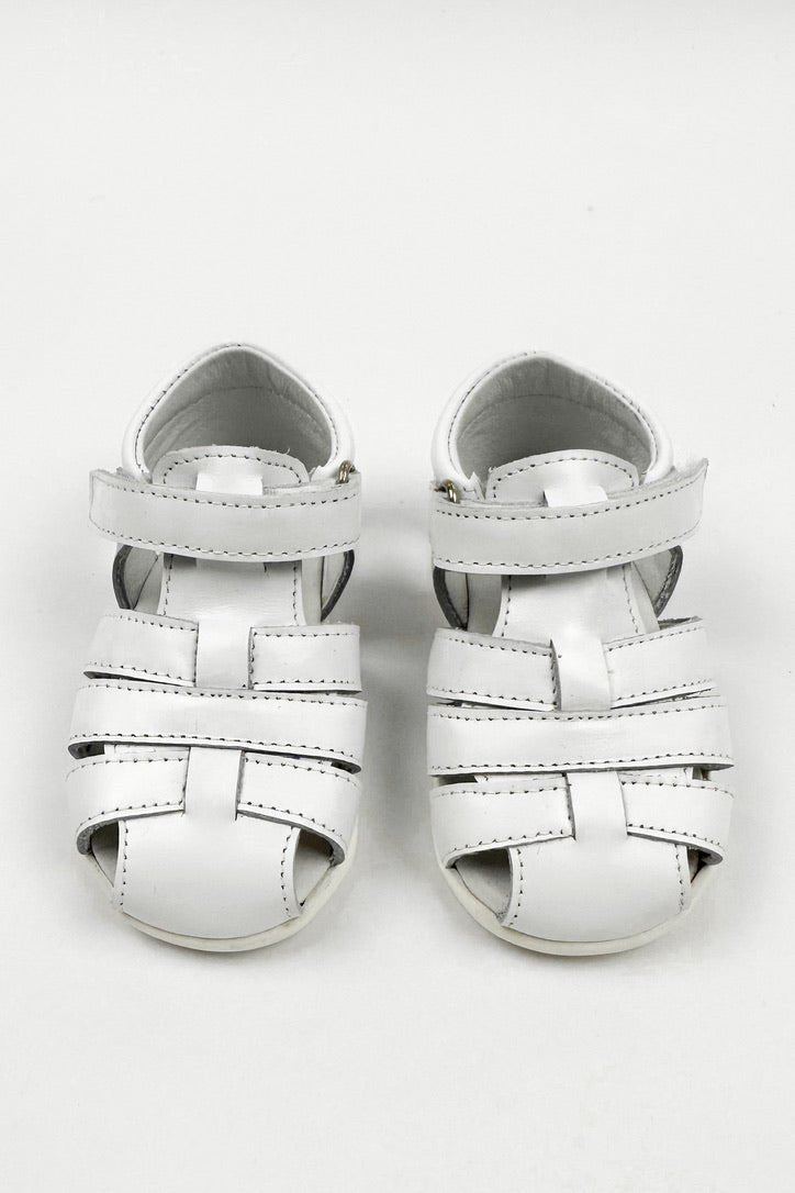 León Shoes X M&J "Pedro" White Leather Sandals - Millie and John