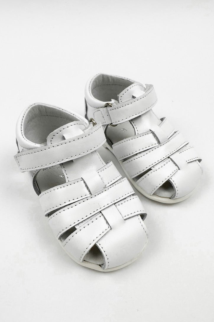 León Shoes X M&J "Pedro" White Leather Sandals - Millie and John