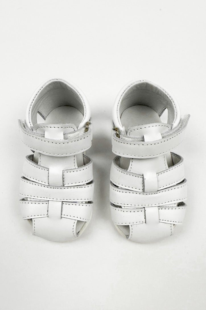 León Shoes X M&J "Pedro" White Leather Sandals - Millie and John