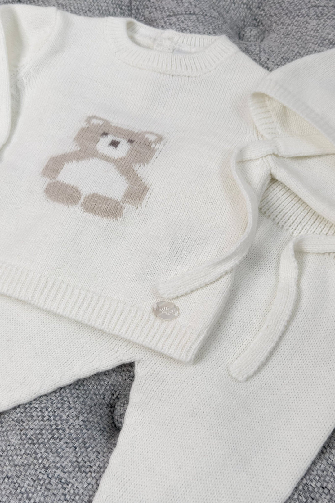 Martín Aranda "Osito" Ivory Knitted Bear Top, Leggings & Bonnet - Millie and John
