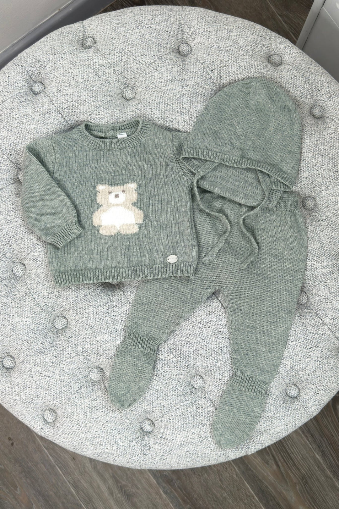 Martín Aranda "Osito" Sage Green Knitted Bear Top, Leggings & Bonnet - Millie and John