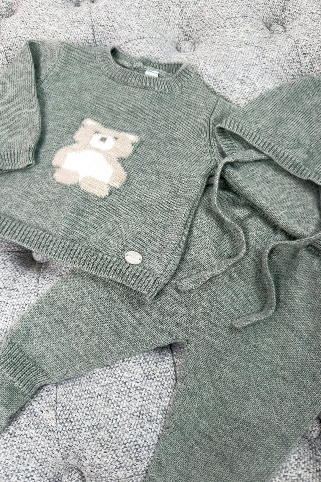 Martín Aranda "Osito" Sage Green Knitted Bear Top, Leggings & Bonnet - Millie and John