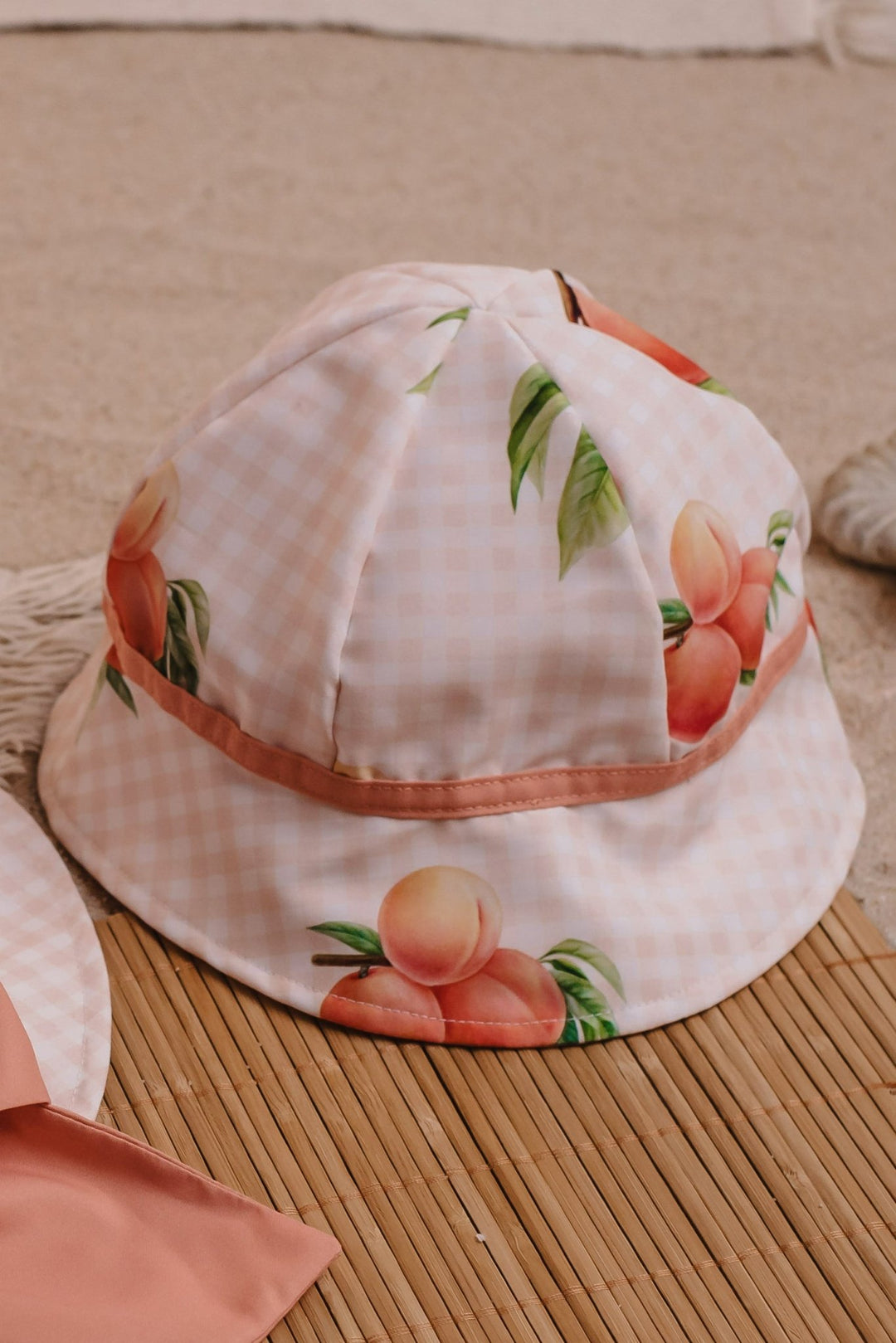 Meia Pata PEACHES Bucket Hat - Millie and John