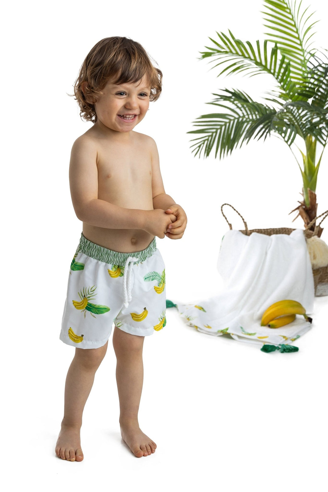 Meia Pata TROPICAL Swim Shorts - Millie and John