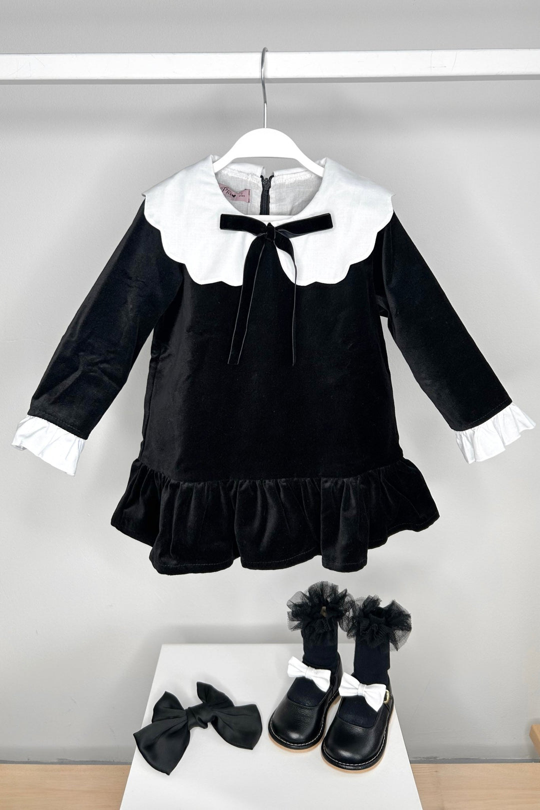 Phi "Nyx" Black Velvet Dress - Millie and John