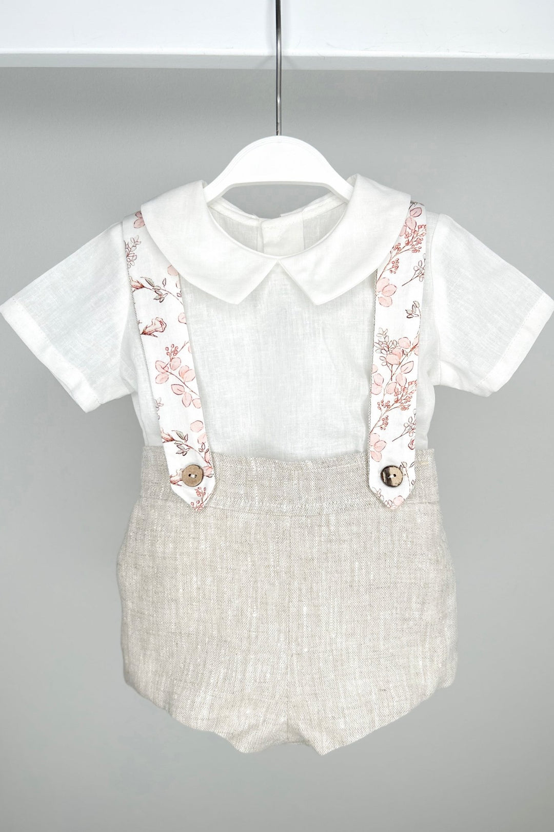 Tartaleta "Armondo" Shirt, Beige Shorts & Floral Braces - Millie and John