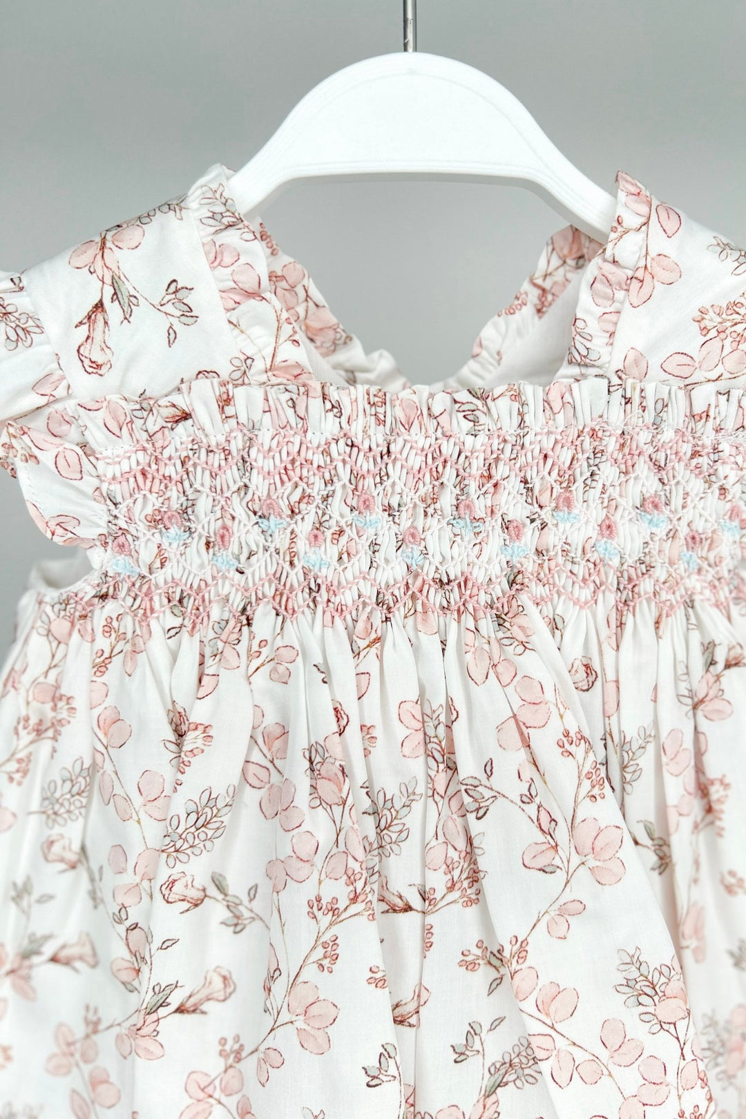 Tartaleta "Liora" Pale Pink Floral Smocked Dress & Bloomers - Millie and John