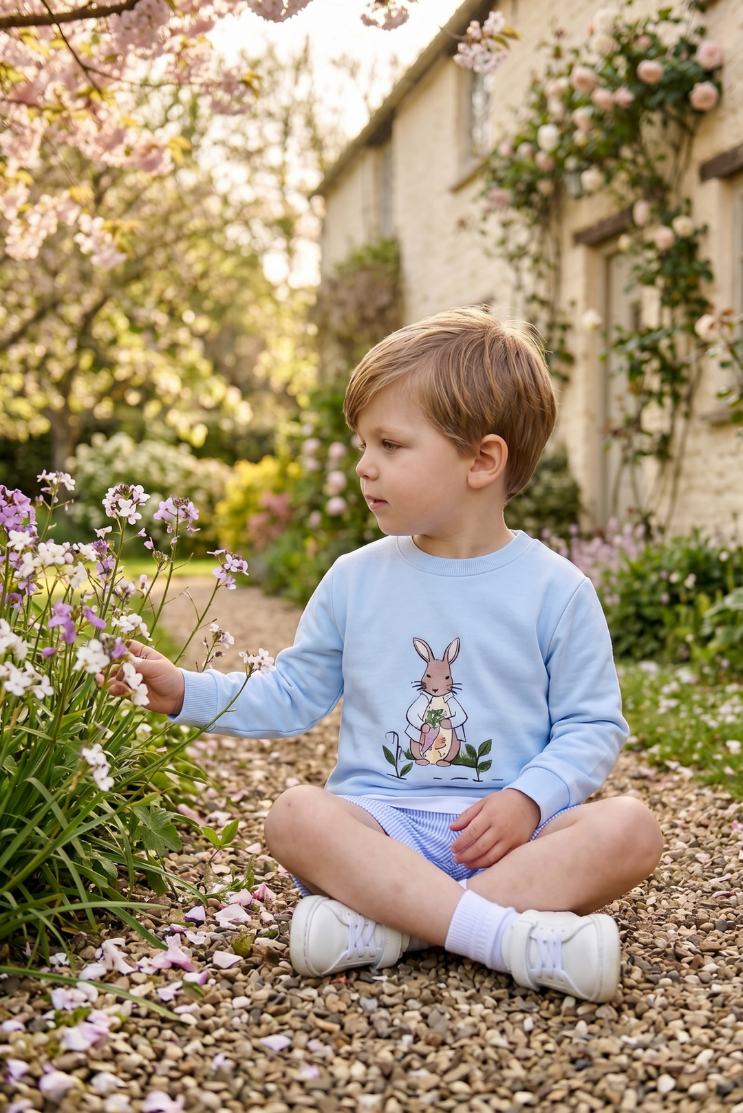 Valentina Bebés "Felix" Blue Peter Rabbit Sweatshirt, T-Shirt &amp; Shorts - Millie and John