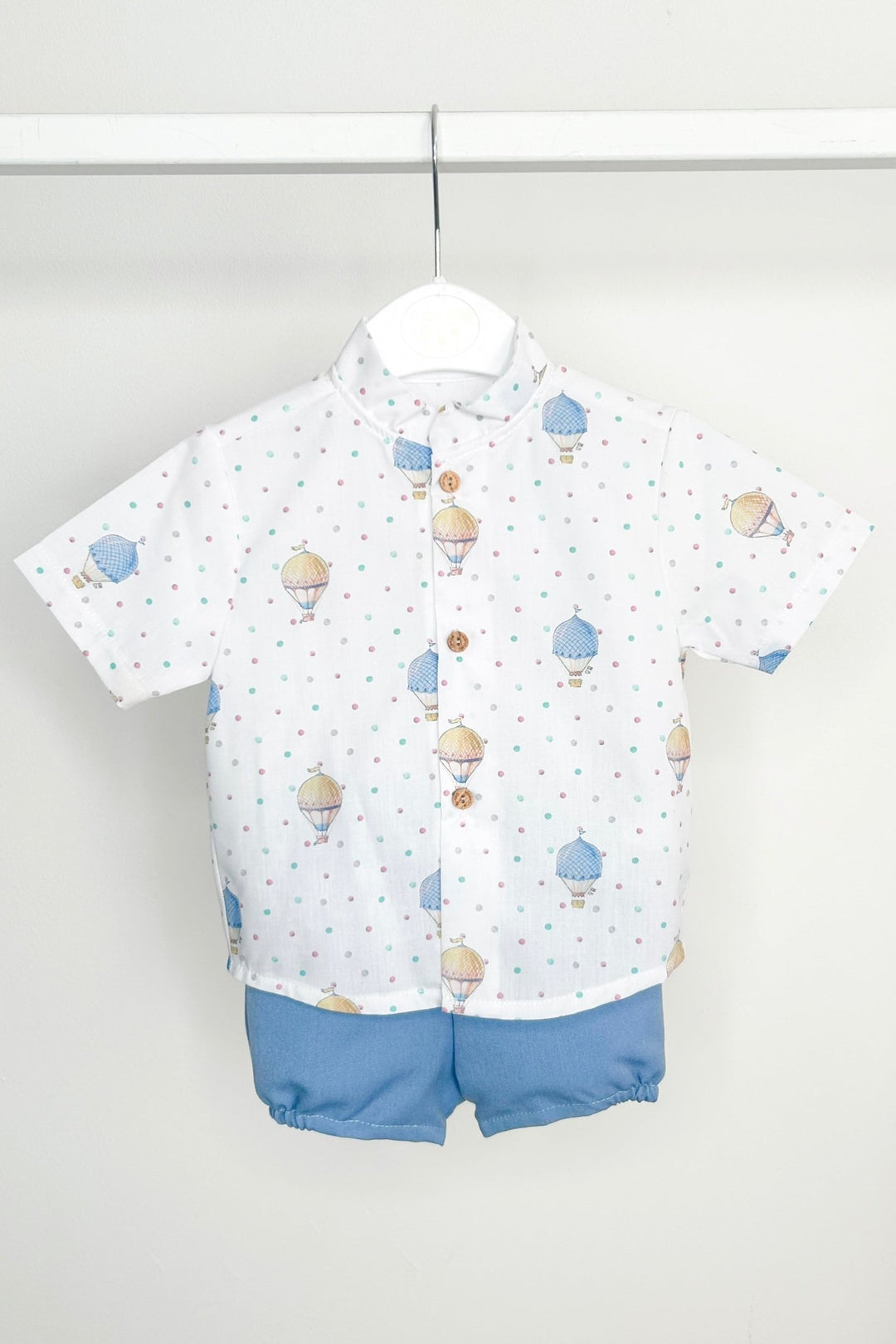 Valentina Bebés "Finley" Blue Hot Air Balloon Shirt & Shorts - Millie and John
