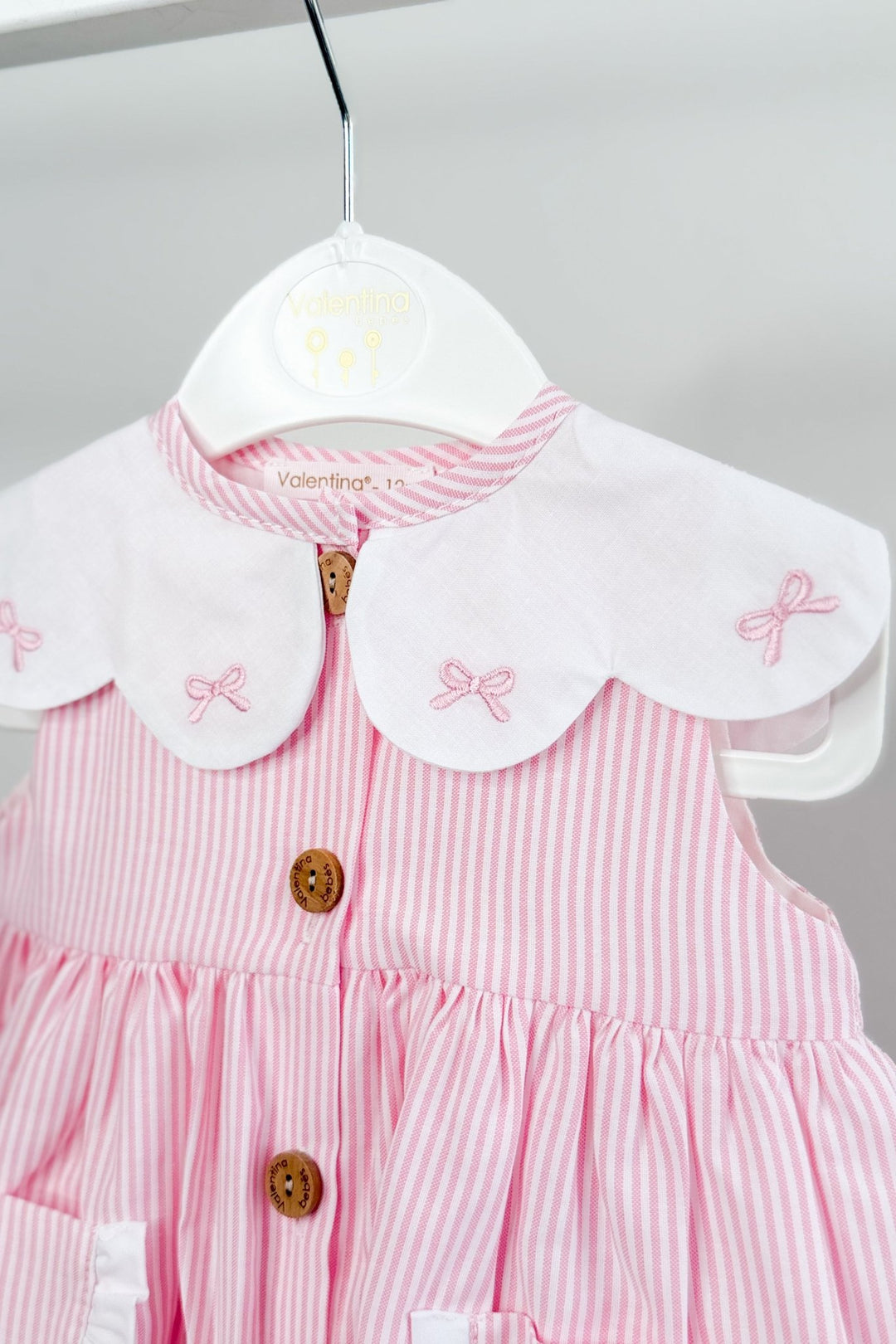 Valentina Bebés "Maisie" Pink Striped Bow Dress &amp; Bloomers - Millie and John