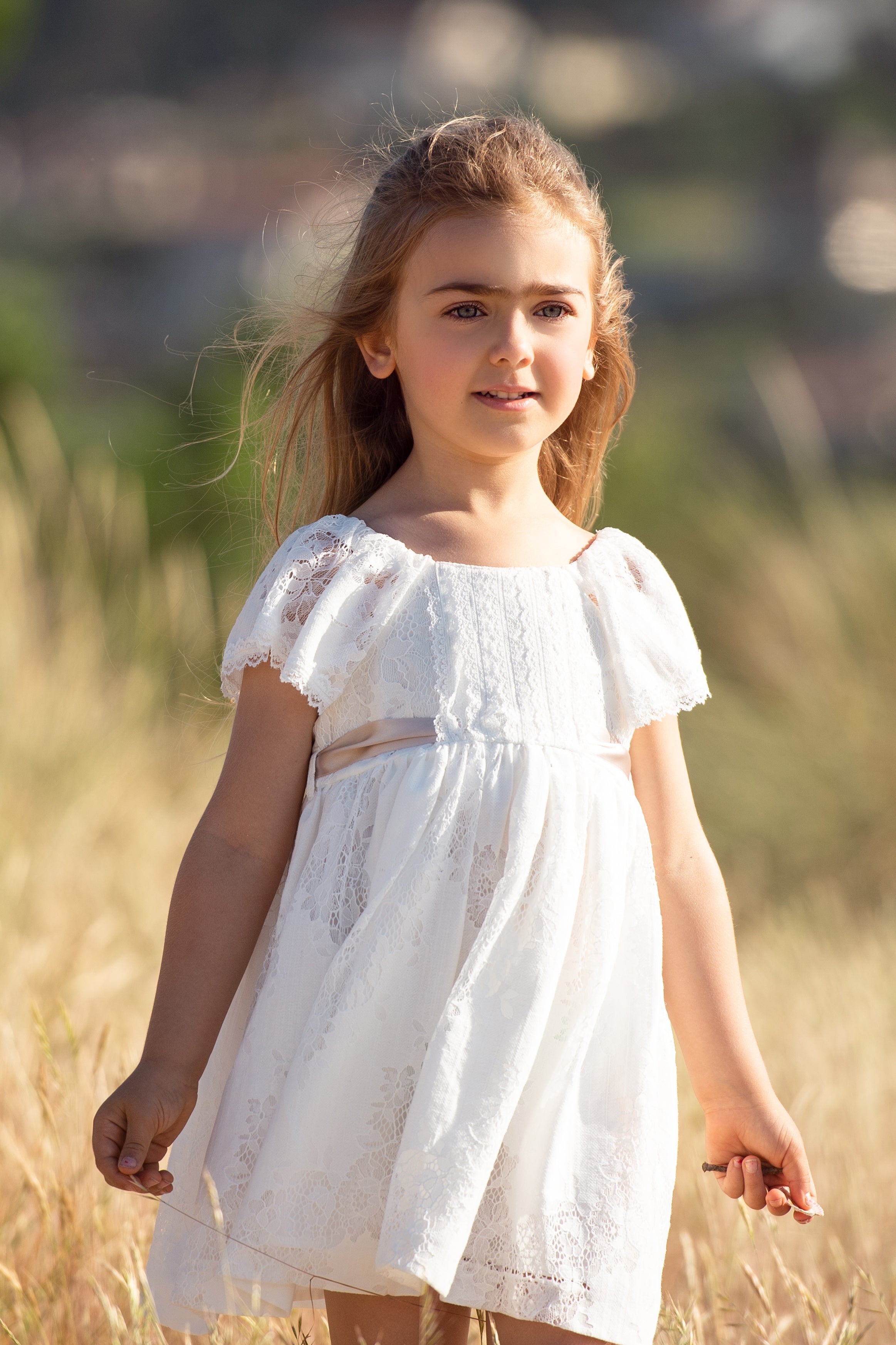 Little girl 2024 ivory lace dress