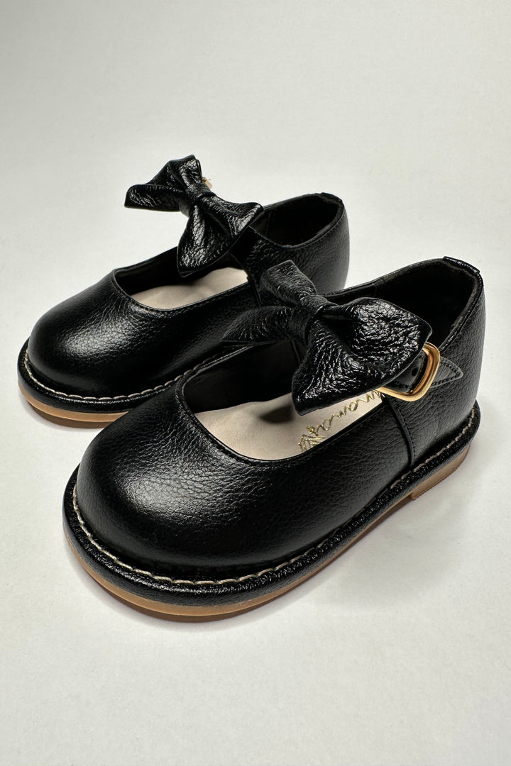 Ananás Petit "Beth" Black Leather Bow Shoes | Millie and John
